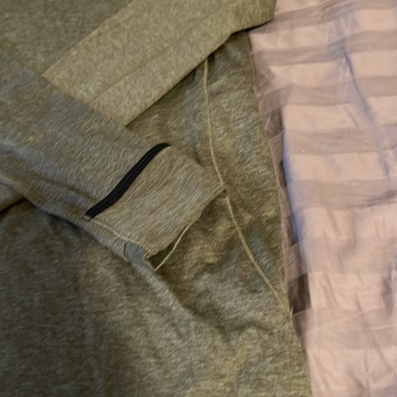 Sporty long sleeve shirt, olive green - Picture 3 of 5